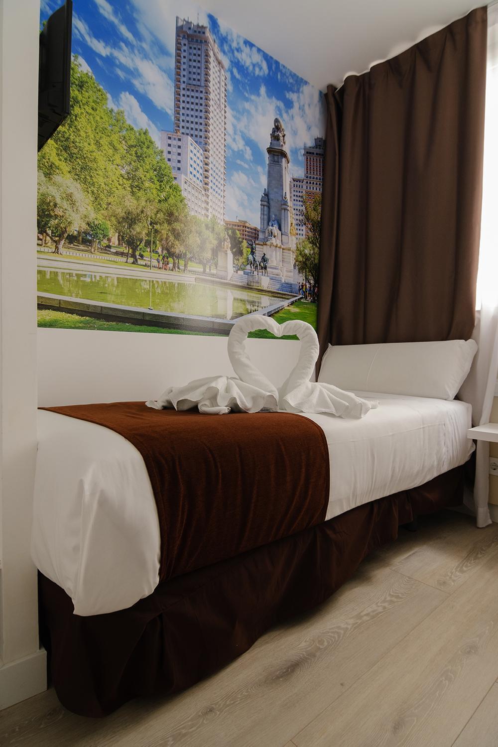 Hotel Bestprice Alegria Madrid Eksteriør billede