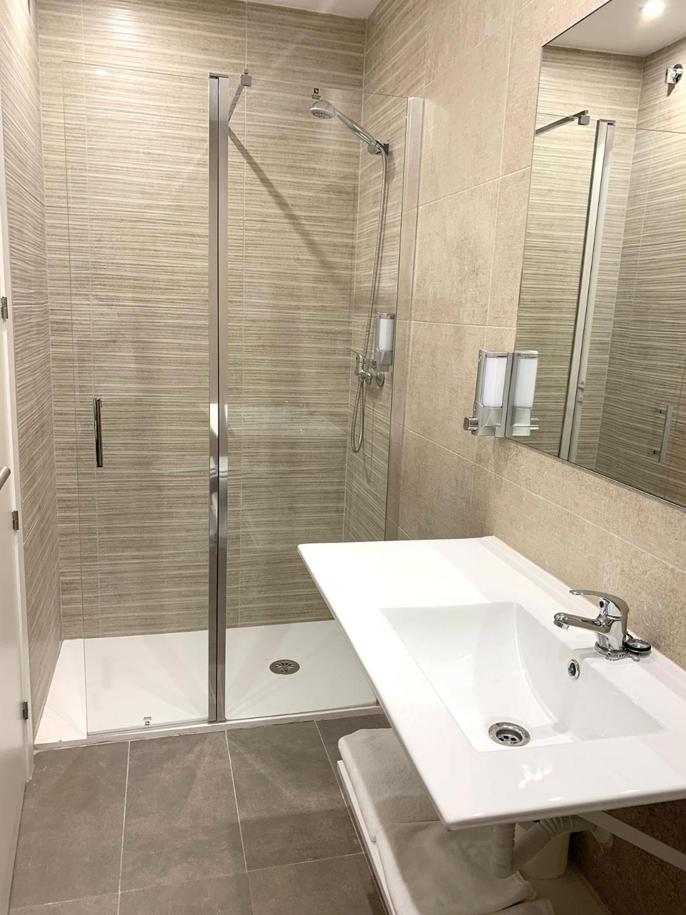 Hotel Bestprice Alegria Madrid Eksteriør billede